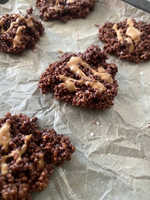 How to Make Your Own Chocolate Quinoa Crisp Snacks