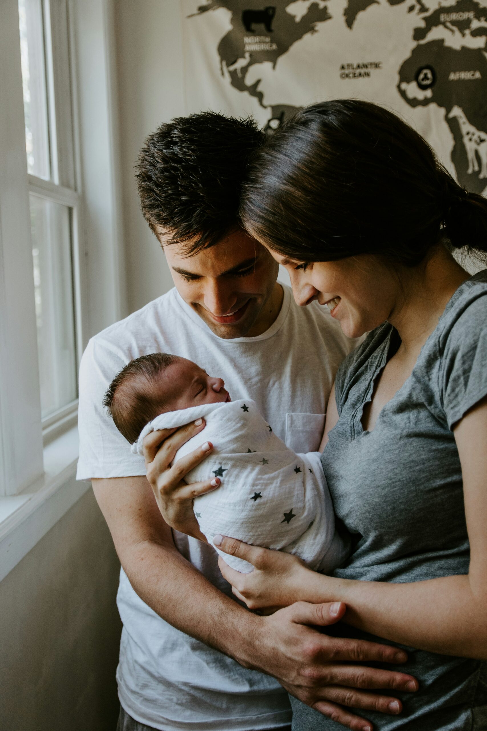 Best Postpartum Essentials: A Checklist for New Moms